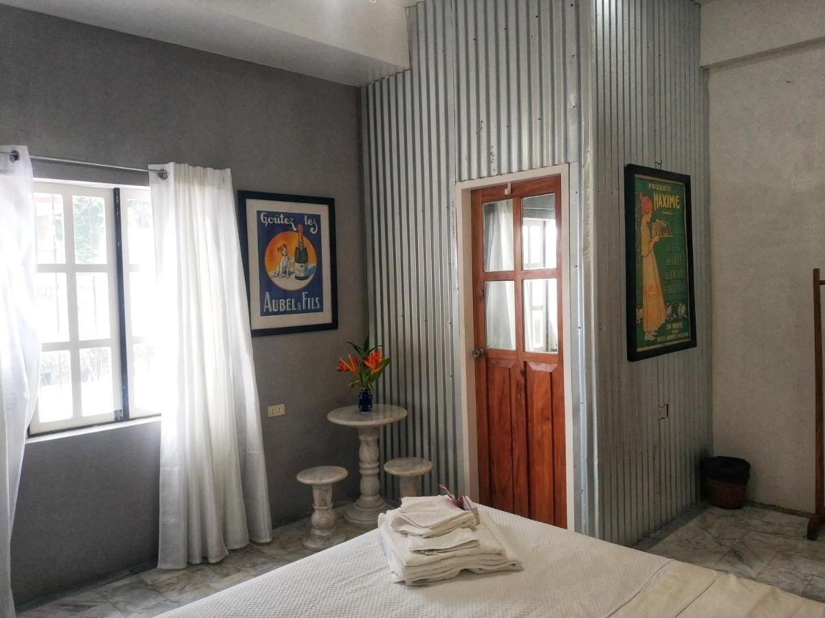 Stone Creek House Bed & Breakfast Romblon Eksteriør bilde
