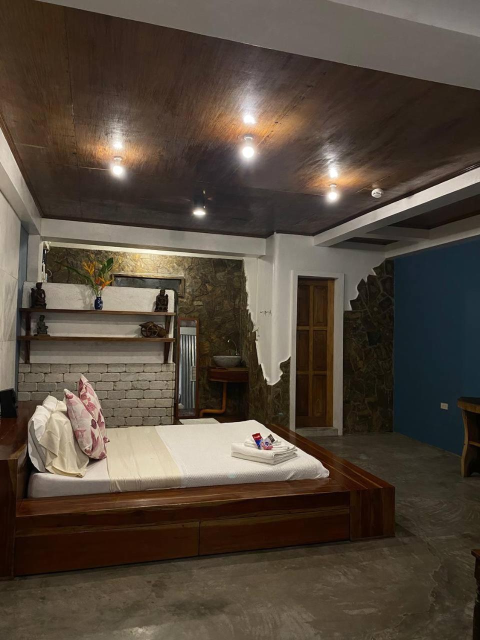 Stone Creek House Bed & Breakfast Romblon Eksteriør bilde